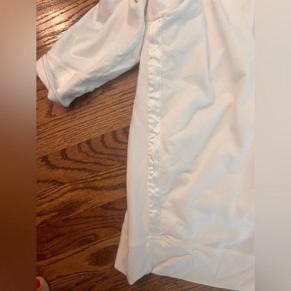 PJ Harlow Taylor French Terry Crew Neck Sweatshirt
Color: Pearl
Size: L - Picture 7 of 9